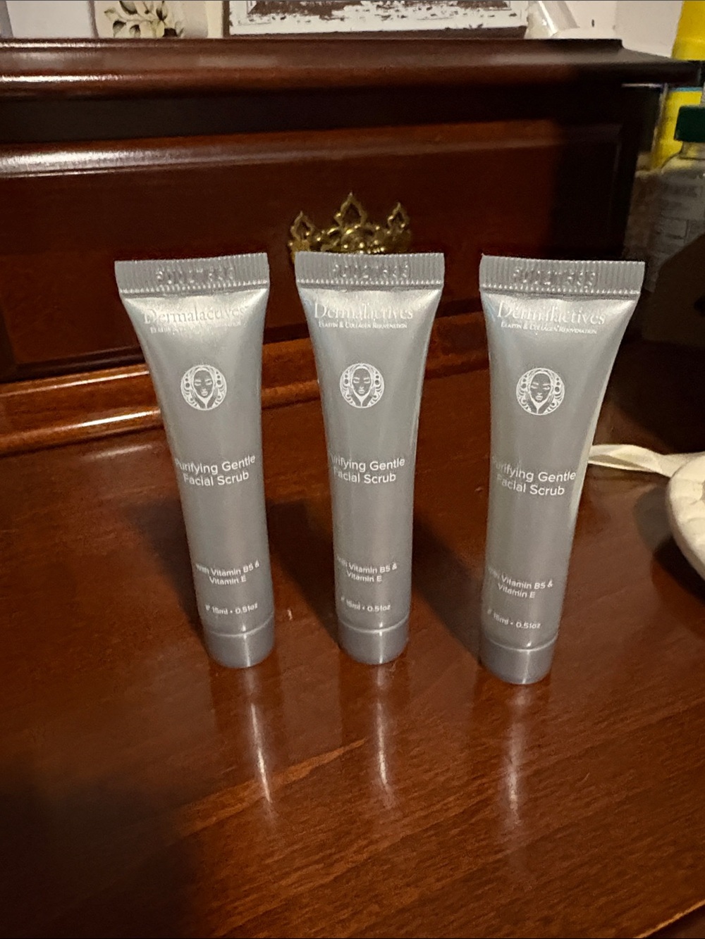 Dermalectives Purifying Gentle Facial Scrub - Gray Tube